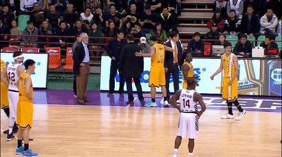 争论最多的篮球走步,关于篮球走步的争论怎么这么多