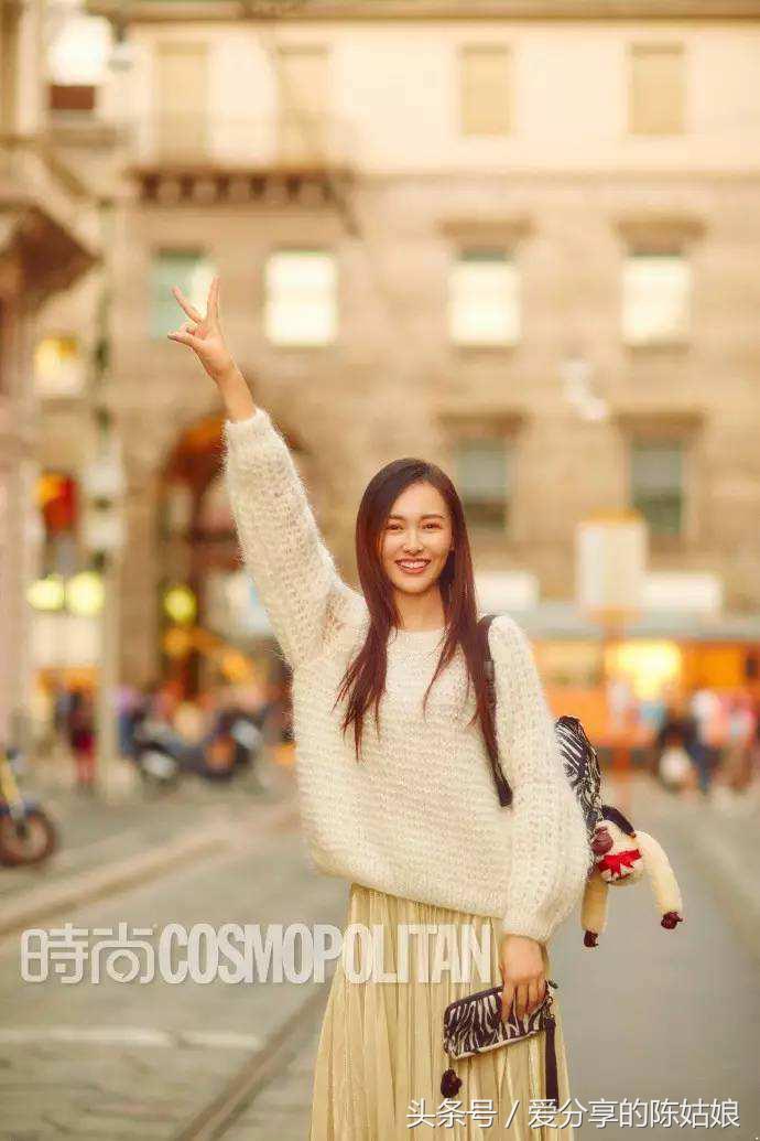 明星们都爱的奢侈品,最值得买的一款轻奢包