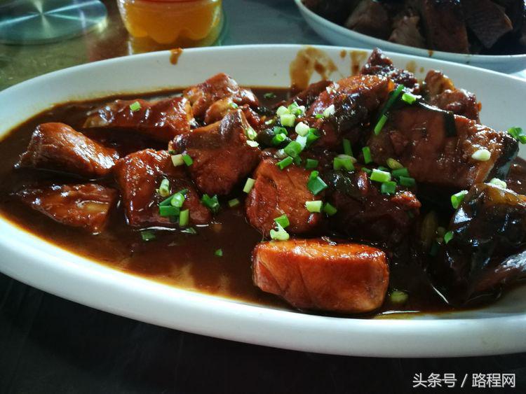 3月8日女神节，黎里古镇和内衣店聚集了一众男神女神？