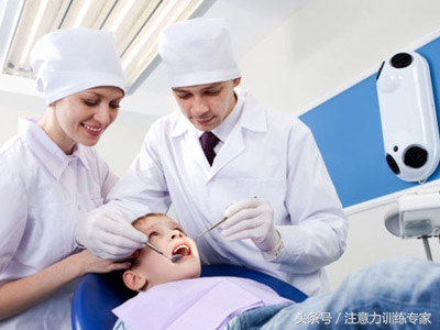 孩子满口的蛀牙怎么治疗,小小年纪牙齿全坏了怎么办