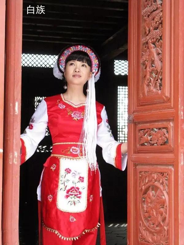 56个民族服饰的视频,56个民族男士服饰