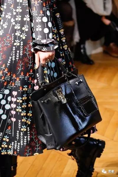 valentino2021秋冬时尚系列,valentino秋冬系列