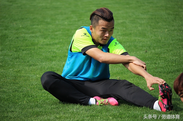 他是*疆新**首位转会身价超千万的本土球员，他说雪豹给了他展示机会