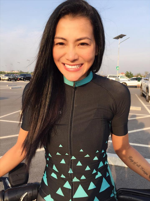 泰国除了人妖，能把自行车玩得这么溜的女神级人物，我也是服了！