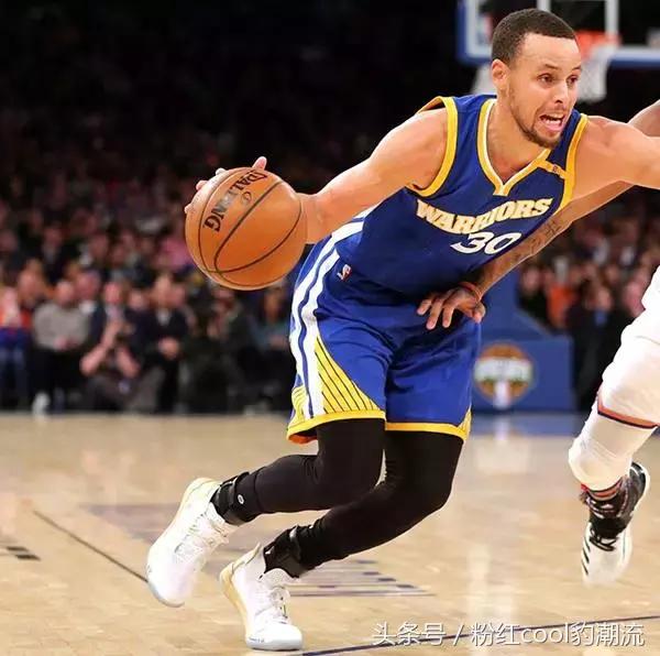 今天，你们被这双大金鞋刷屏了么？