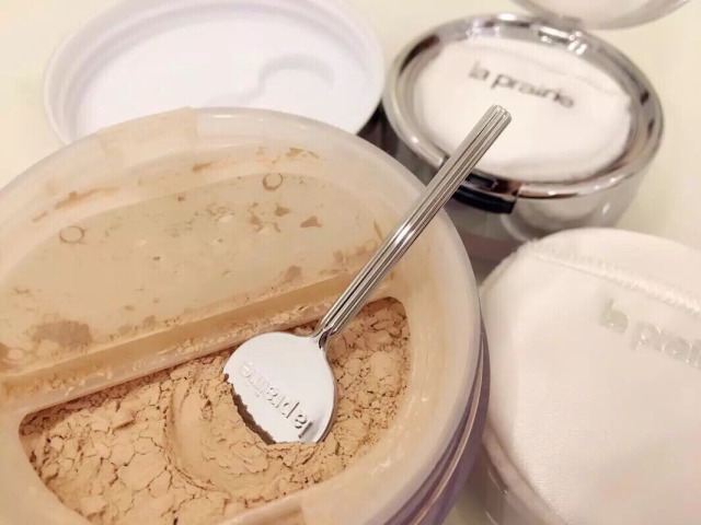 粉饼和散粉正确的化妆先后顺序图,最好用的粉饼蜜粉