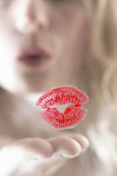 浴室镜灰尘怎么清理,浴室镜有霉点怎么办