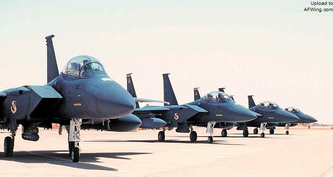 强悍战轰之路：F-15E“泥地老母鸡”的30年