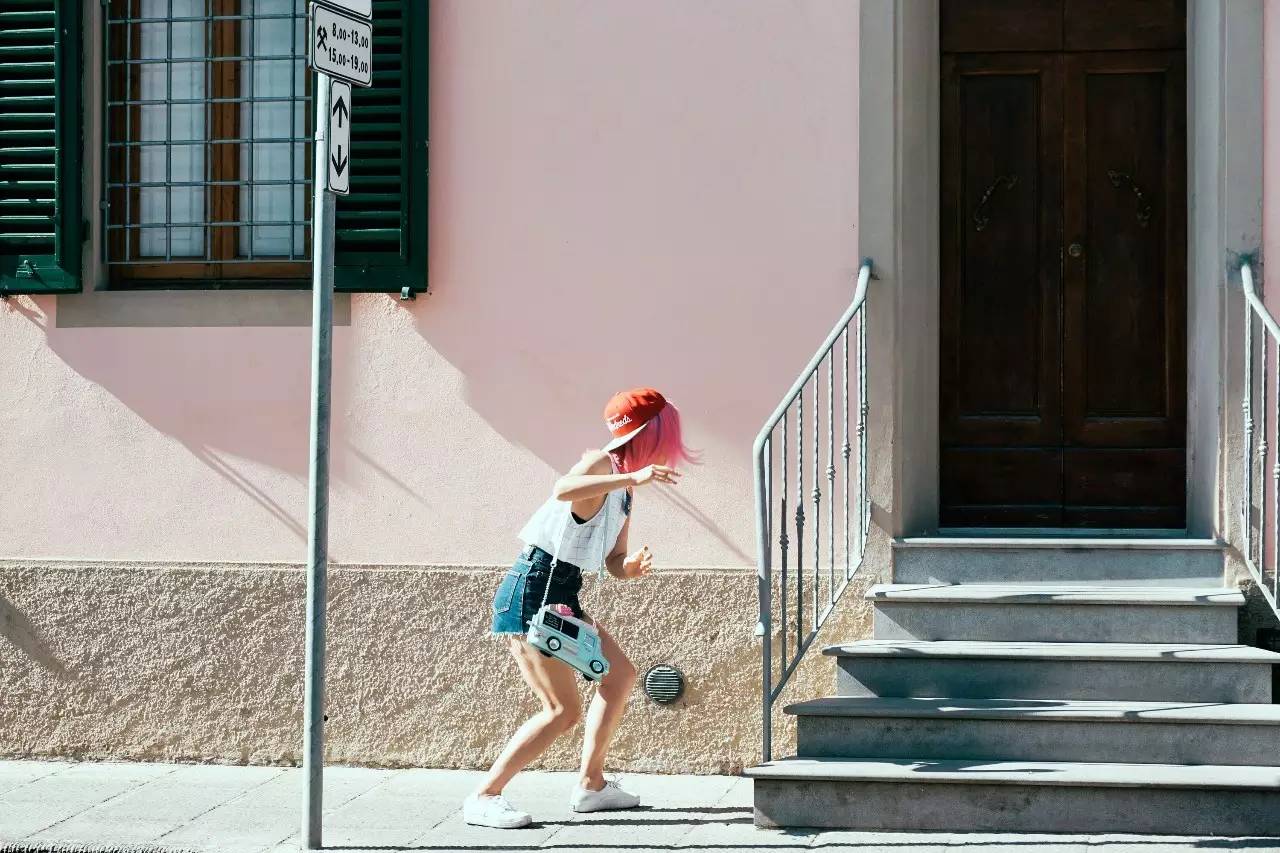 您的《旅行自拍秘籍》到货，请签收！