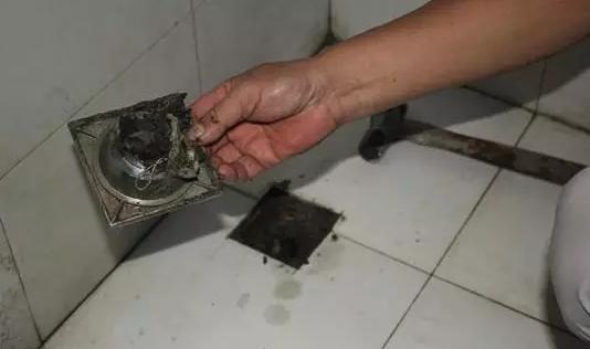 卫生间地漏臭气怎么消除,卫生间地漏味道难闻怎么处理