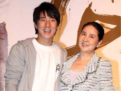 功夫巨星成龙个人资料,功夫巨星成龙最近生活情况