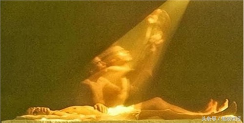 老人在去世前会有什么征兆,90多岁的老人去世征兆