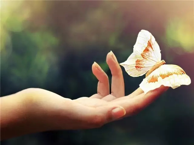 她25岁给人当后妈，后来离开福清去了台湾……