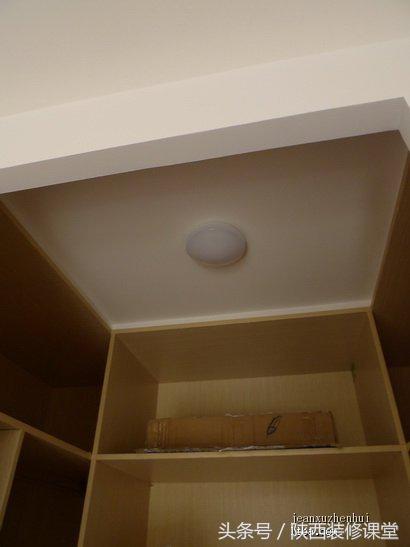 带天井的木头老房子,60平老房子一楼带院子