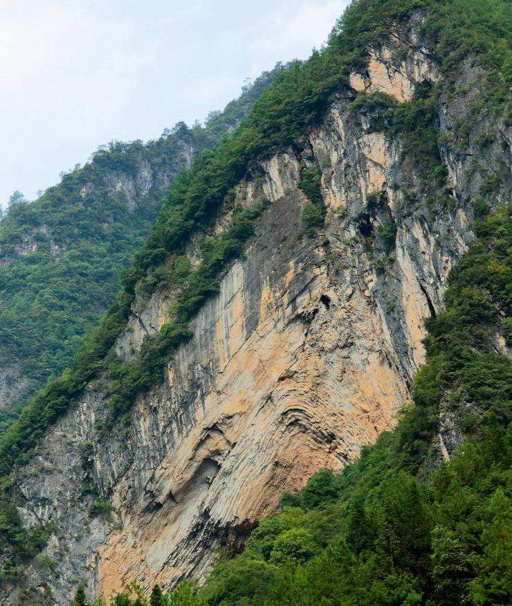 巴山大峡谷有名么,巴山大峡谷溶洞喀斯特地貌