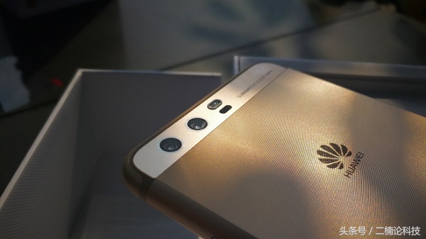 华为p10钻雕蓝后盖原厂,华为p10钻雕蓝陶瓷白哪个好