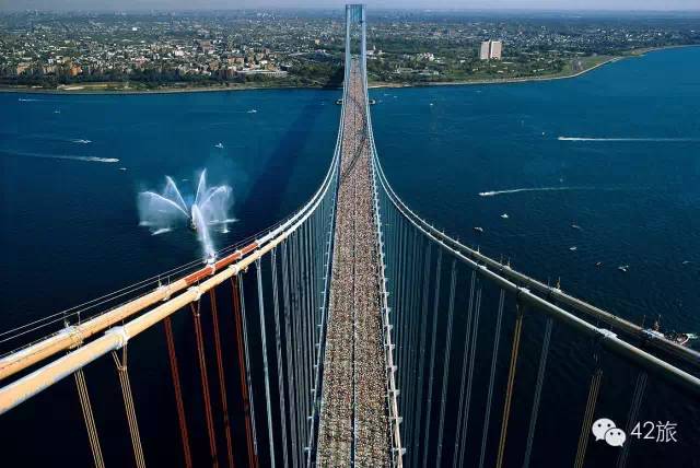 想跑进好莱坞大片吗？这些大片的取景地也有马拉松！