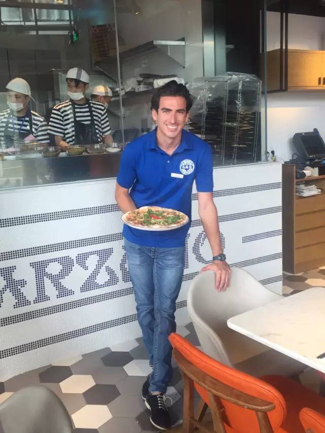 单身狗慎入!在上海,小伙谈恋爱要带女朋友去做……