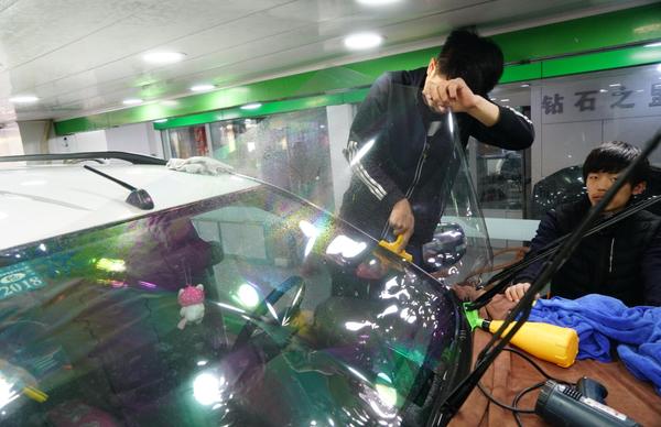 老司机汽车贴膜,老司机和你聊聊汽车贴膜那些事儿