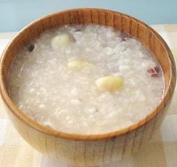 女人湿气重的三大表现,女人湿气太重最好的解决方法