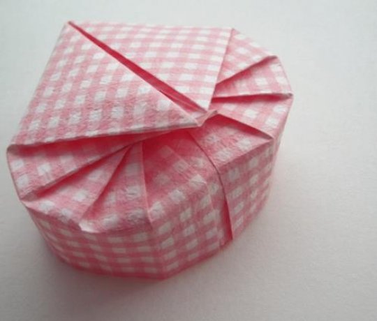 组合心形礼品盒折纸图解教程,心形收纳盒折纸大全