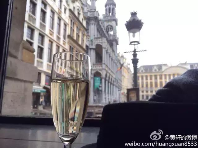 黄轩关心文咏珊,黄轩burberry