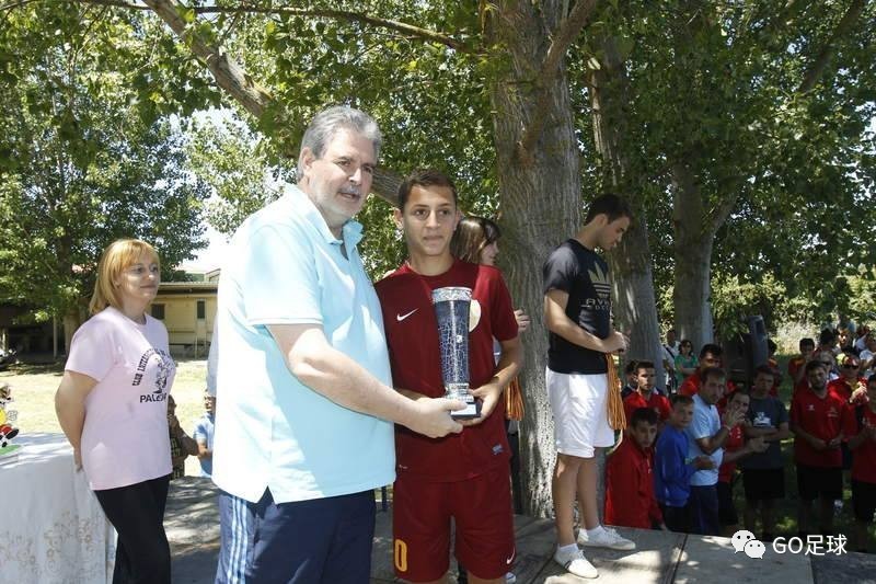 西班牙前足协主席,西班牙主帅谈青训