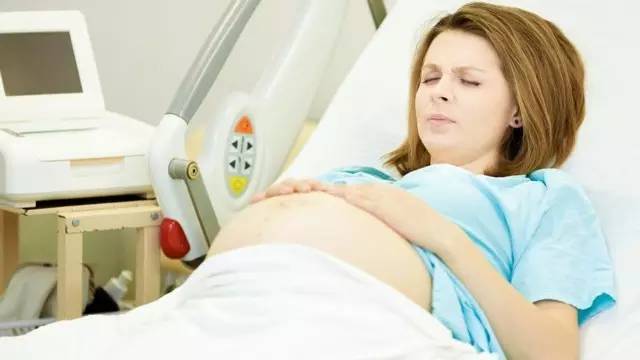 这四种是胎儿的求救信号，孕妈快重视起来！