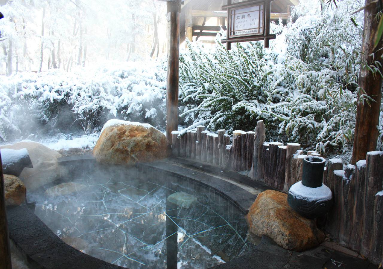 泡温泉,不同温度养生效果大不同