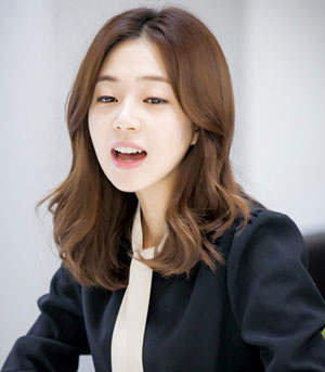 2021年夏季染什么颜色头发最显白,春天夏天适合染什么颜色的头发