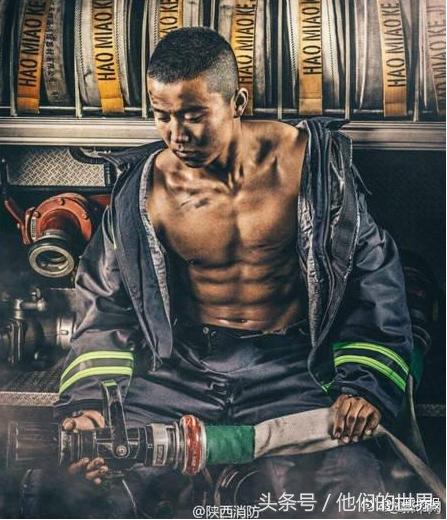 这才是中国男人该有的模样,这才是中国男人该有的样子