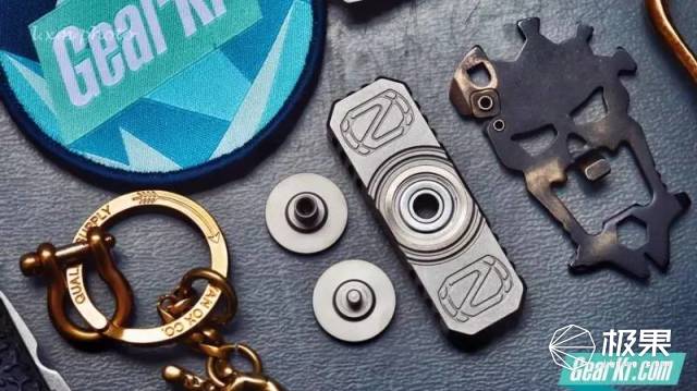 有多种玩法的高科技指尖陀螺,世界级指尖陀螺