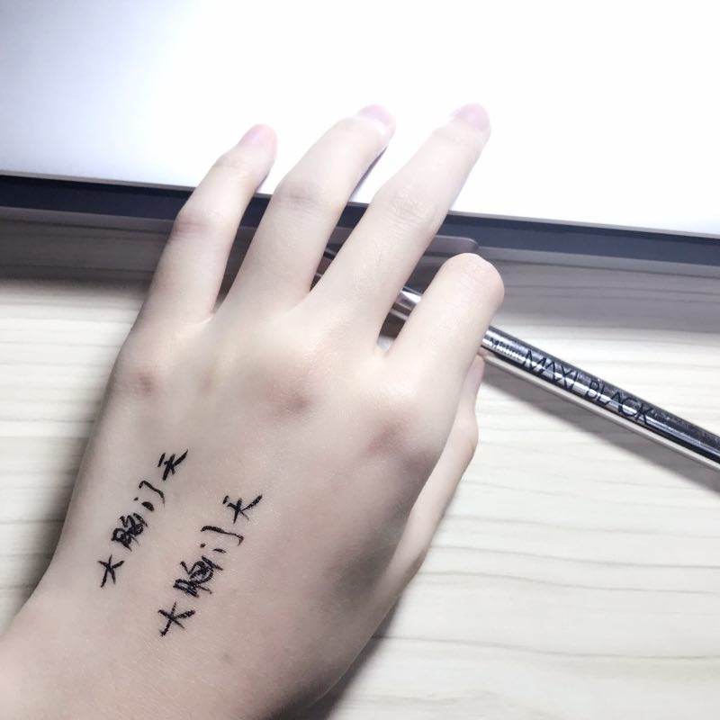 爱敬20s粉底液测评,爱敬age20s气垫粉底