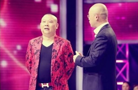 先别骂土豪太俗,带logo的腰带穿得好就能帮你省钱