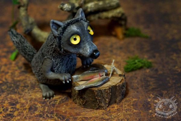 她做的娃娃表情都好奇怪啊！