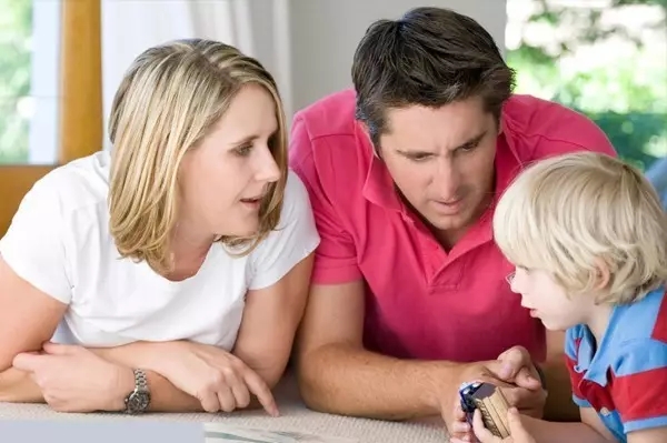 当孩子遭遇校园欺凌家长该怎么做,当孩子在学校受欺负了家长怎么办