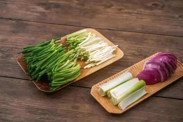 一招治好不吃葱的人，爱葱的慎点