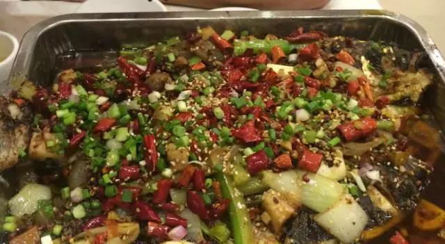 据说99%的人都喜欢这道海鲜美食,重庆必吃的100家烤鱼店