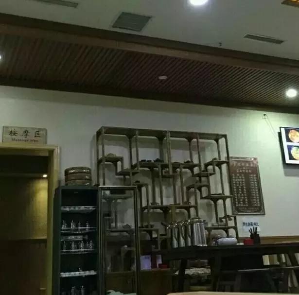 一起泡温泉的奢侈的享受,夏日一起泡温泉