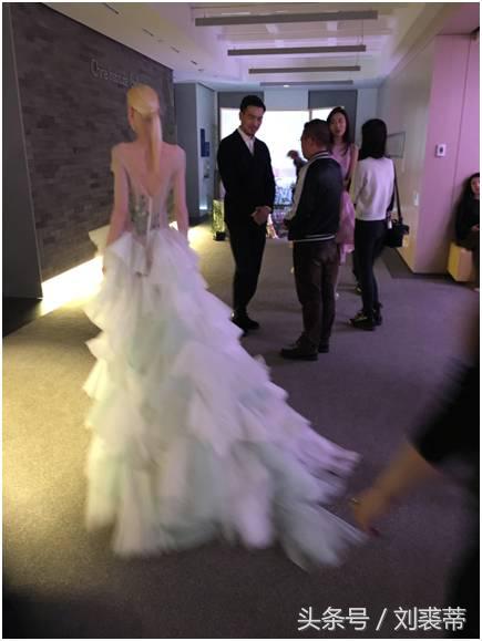 婚纱设计师兰玉作品,北上广依然相信爱情婚纱设计