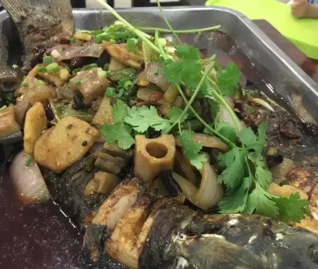 据说99%的人都喜欢这道海鲜美食,重庆必吃的100家烤鱼店