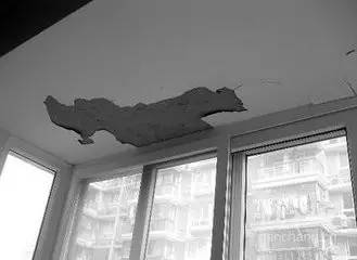 墙面翻新刷白怎样不脱皮,墙面翻新刷漆的详细步骤