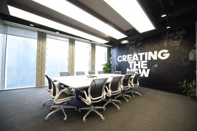 阿迪达斯华南首家品牌中心,阿迪达斯总部最近新闻