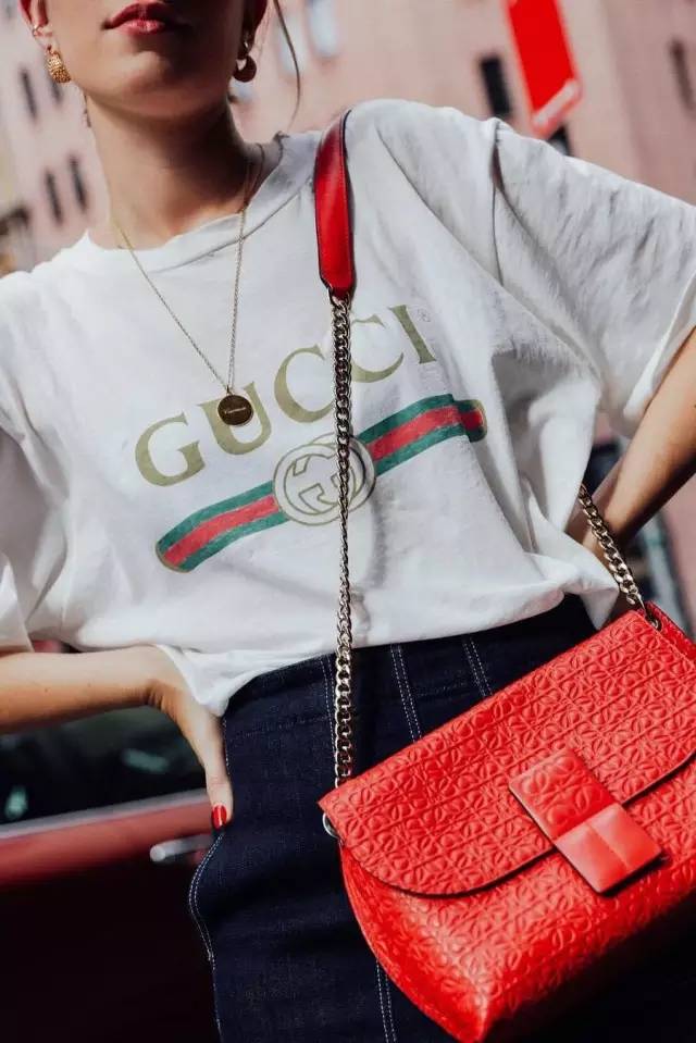 春天t恤最新款,春季t恤怎么穿比较好看