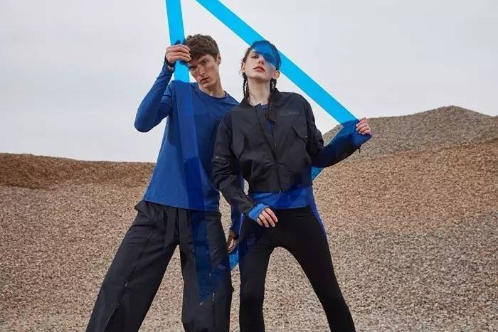 去健身房穿什么品牌的衣服有品位,穿什么运动服去健身房好