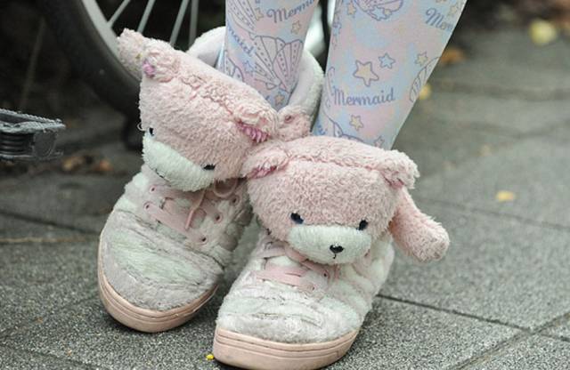 同事看到我就哈哈大笑,同事问我为什么对着屏幕发呆