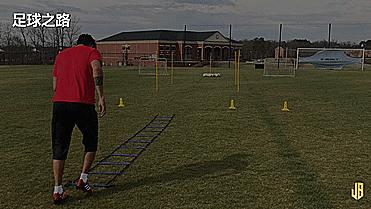 足球如何提高球员带球节奏变化,怎么训练带球的耐力和爆发力