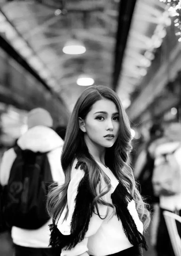 中分发型是怎样的,中分碎盖发型怎么处理