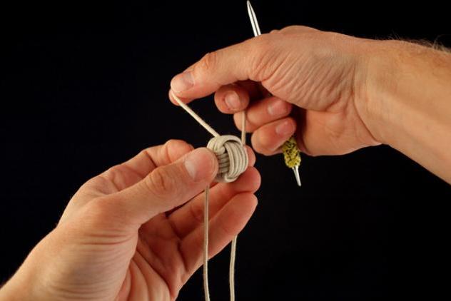 足球手工挂饰制作,足球编织绳