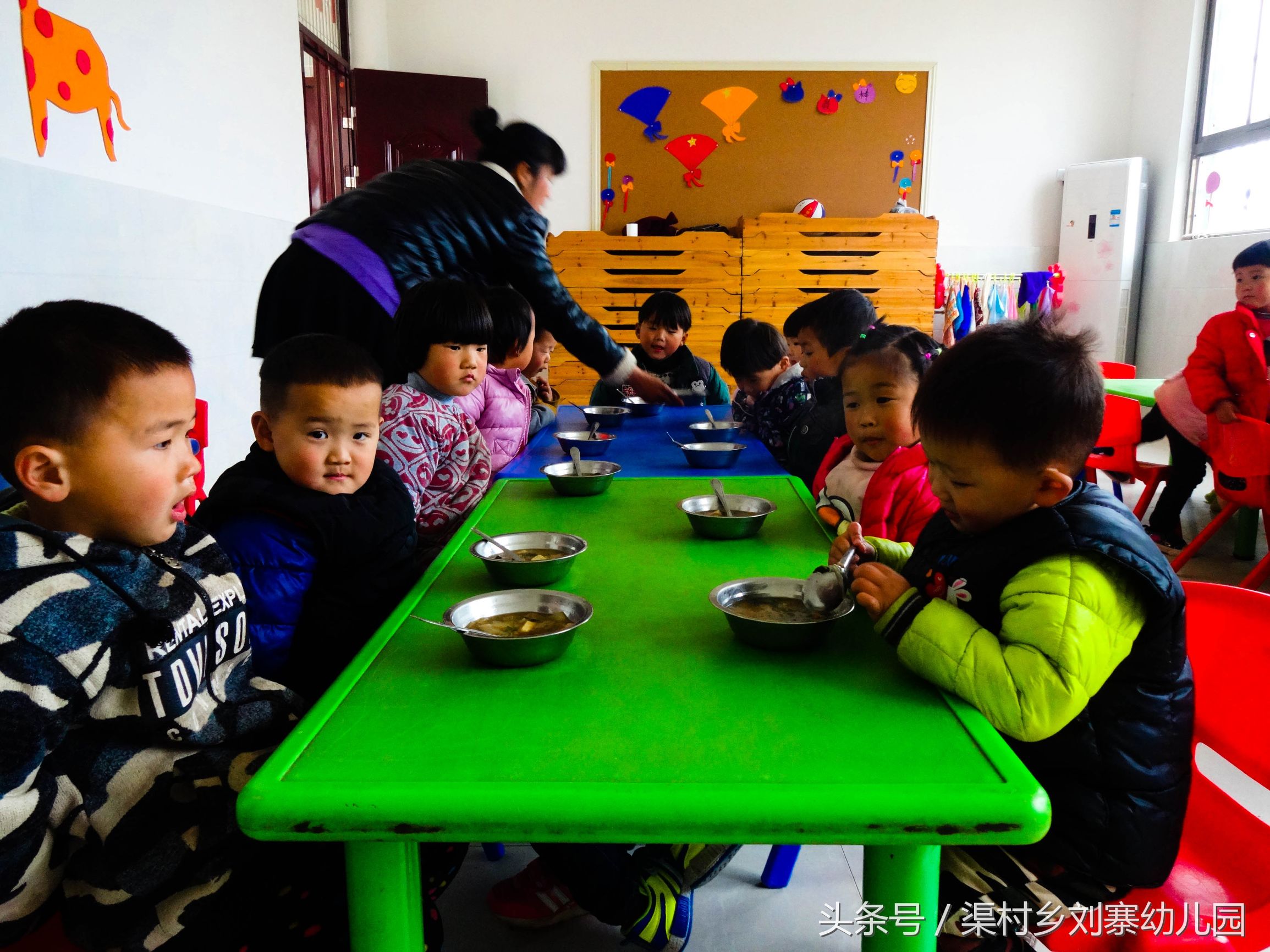 孩子每天在刘寨幼儿园吃什么呢？·孩子成长日记第二期